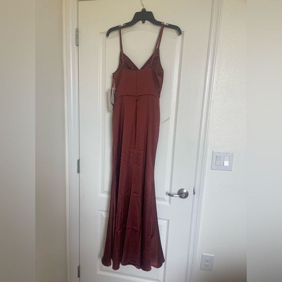 Lined long bridesmaid or special event dress. Never worn size 2 - Picture 6 of 7